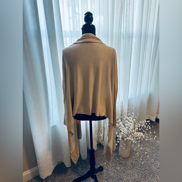 Front Extended Cardigan - Picture 3 of 4